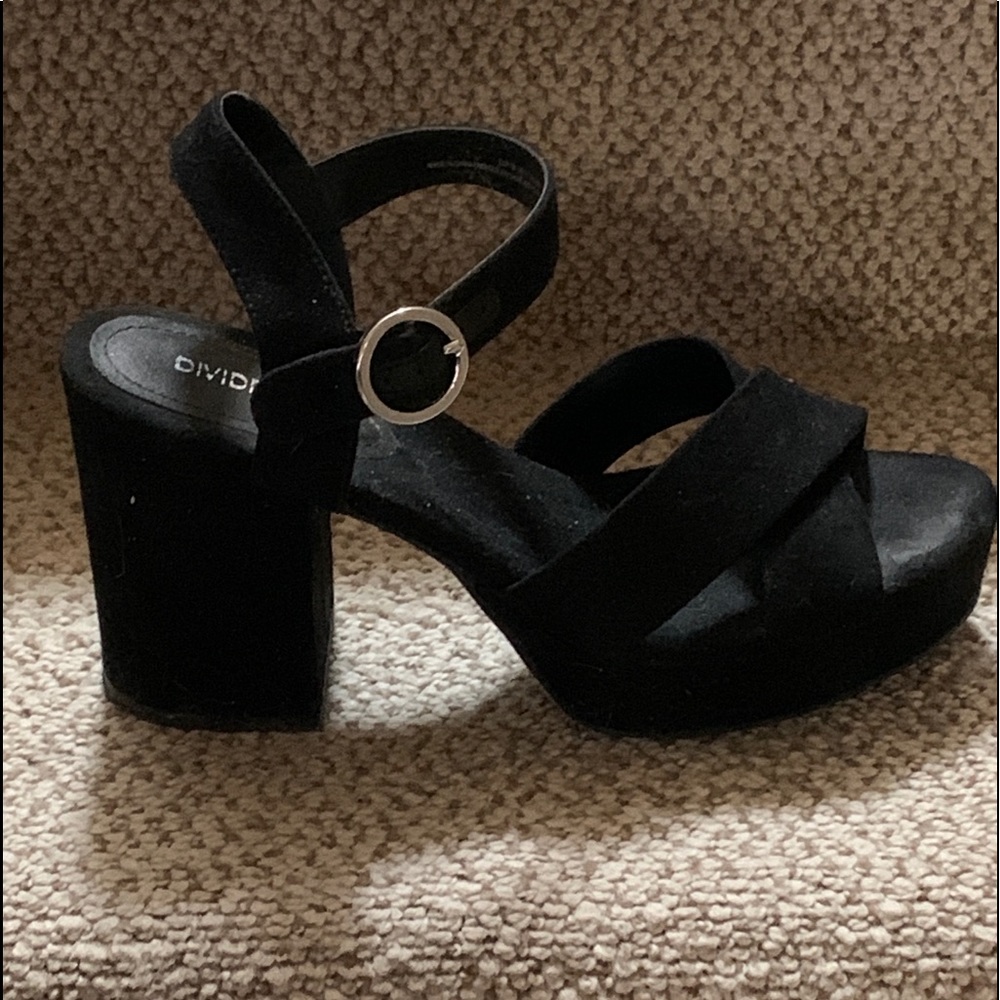 Black platform sandals